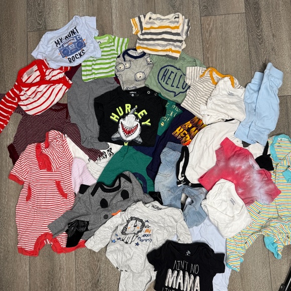 Bundle of 28 Baby items‎ - Picture 1 of 5